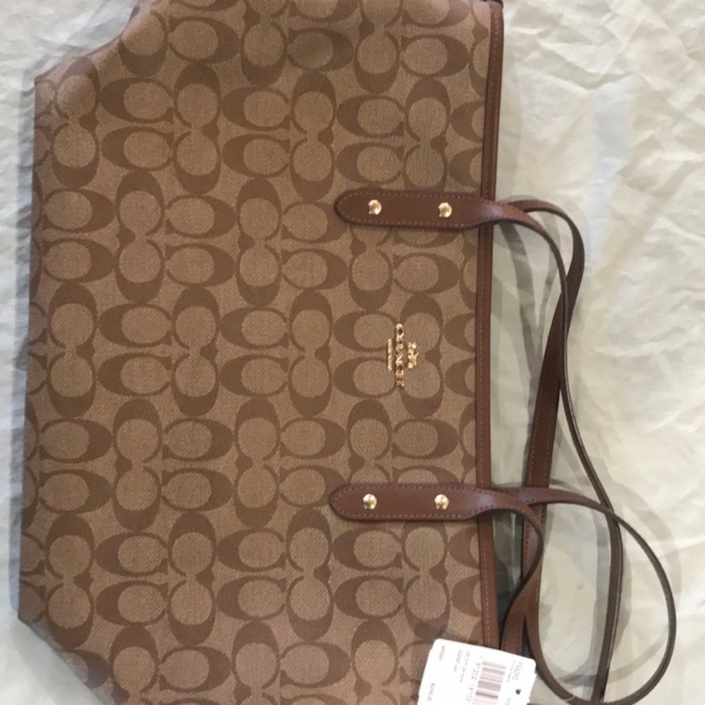 City Zip Tote In Signature Canvas